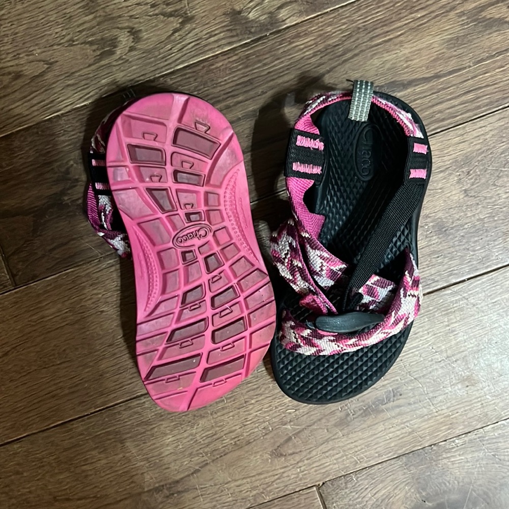 Chaco ZX1 Pink/White Sandals Girl's Size 10